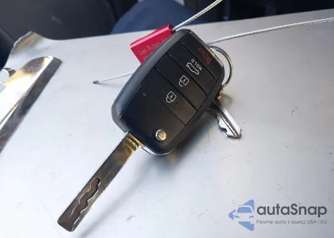 2018 Kia Optima Lx z USA, uszkodzony, nr VIN 5XXGT4L32JG243568